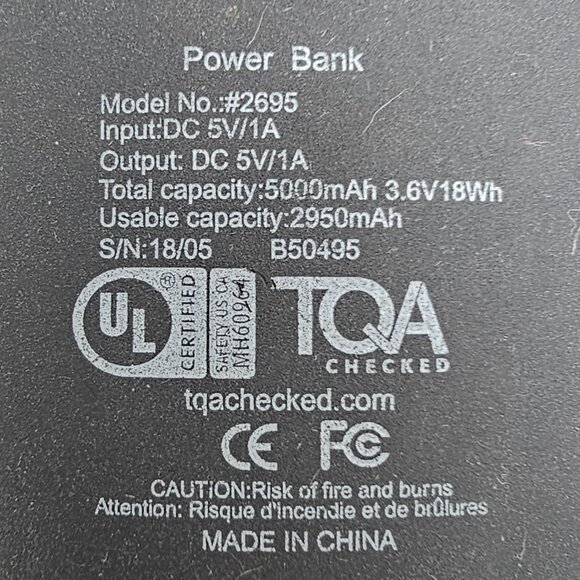 Pebble 5000 mAh Durable Portable Charger Power Bank with Carabiner 2695 - Picture 4 of 5